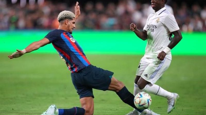 Thu hồi bóng và ngăn chặn đối phương