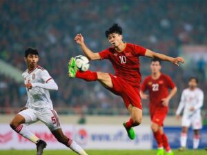 Tiền đạo cắm là gì