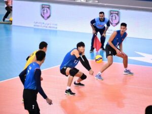 Các tuyển thủ bóng chuyền nam Việt Nam tích cực thi đấu
