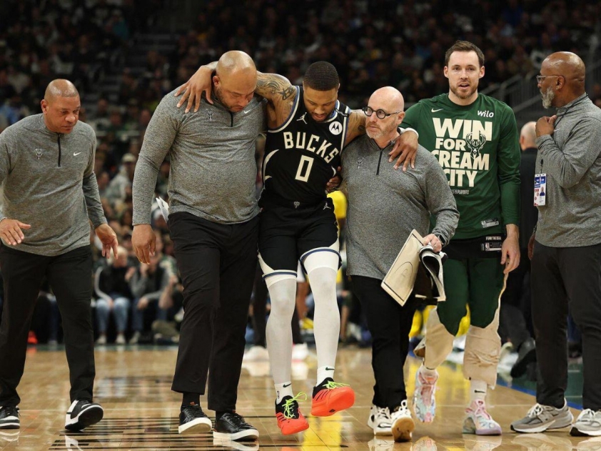 Damian Lillard dính chấn thương nghiêm trọng ở chân