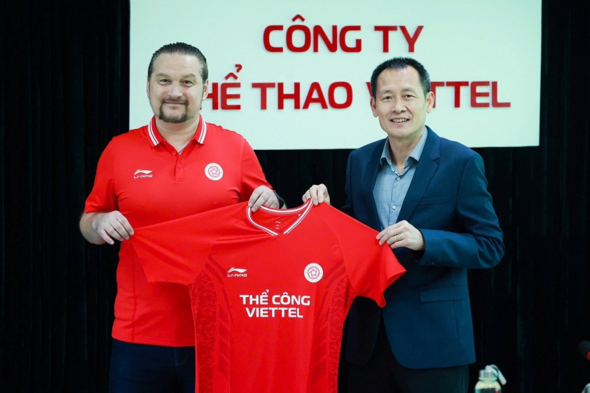 HLV Popov chính thức ra mắt Viettel FC