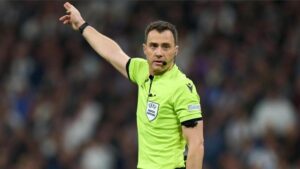 Trọng tài trong trận đấu giữa PSG và Arsenal